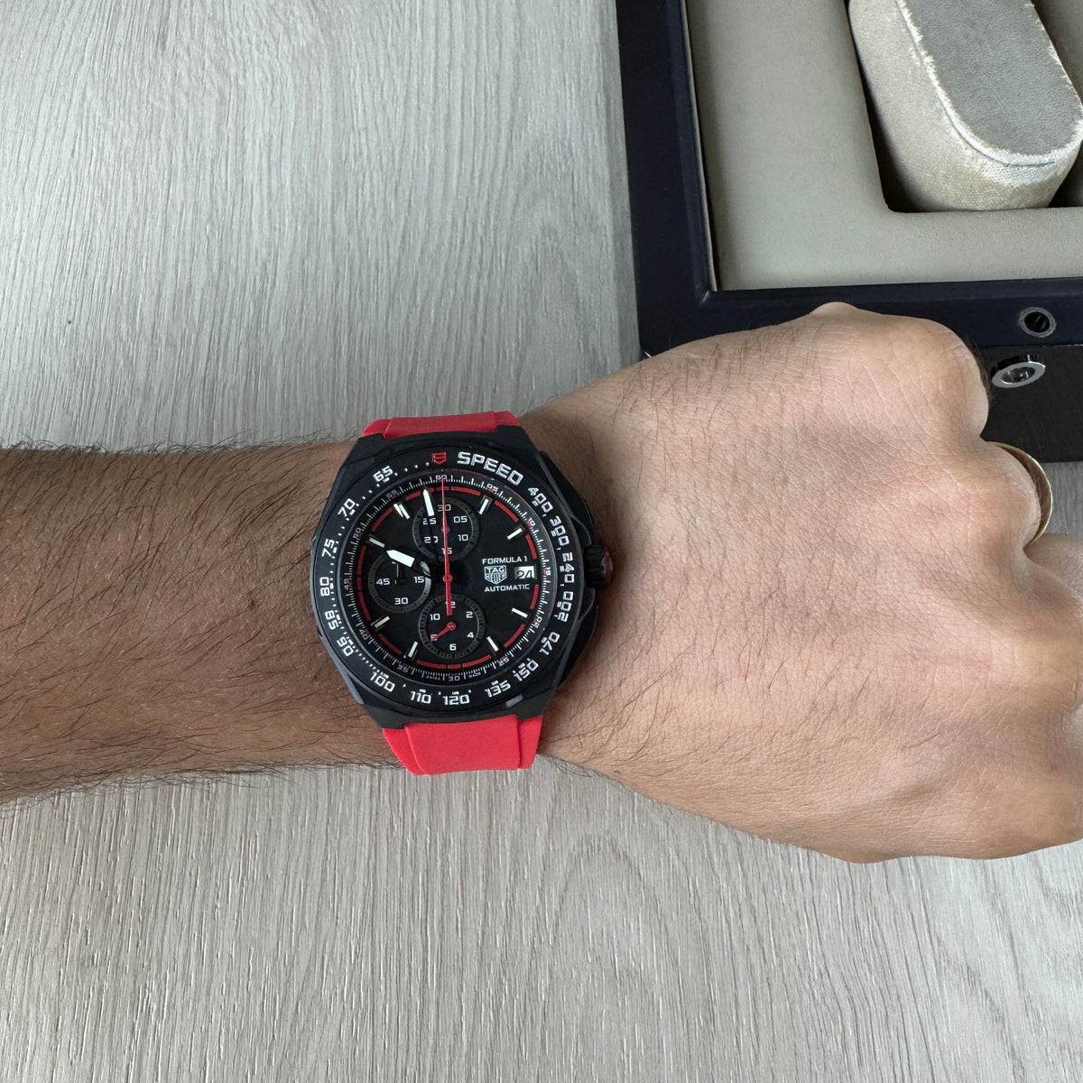 TAG HEUER F1 FORMULA 1 ORACLE RED BULL PRETO VERMELHO 43MM