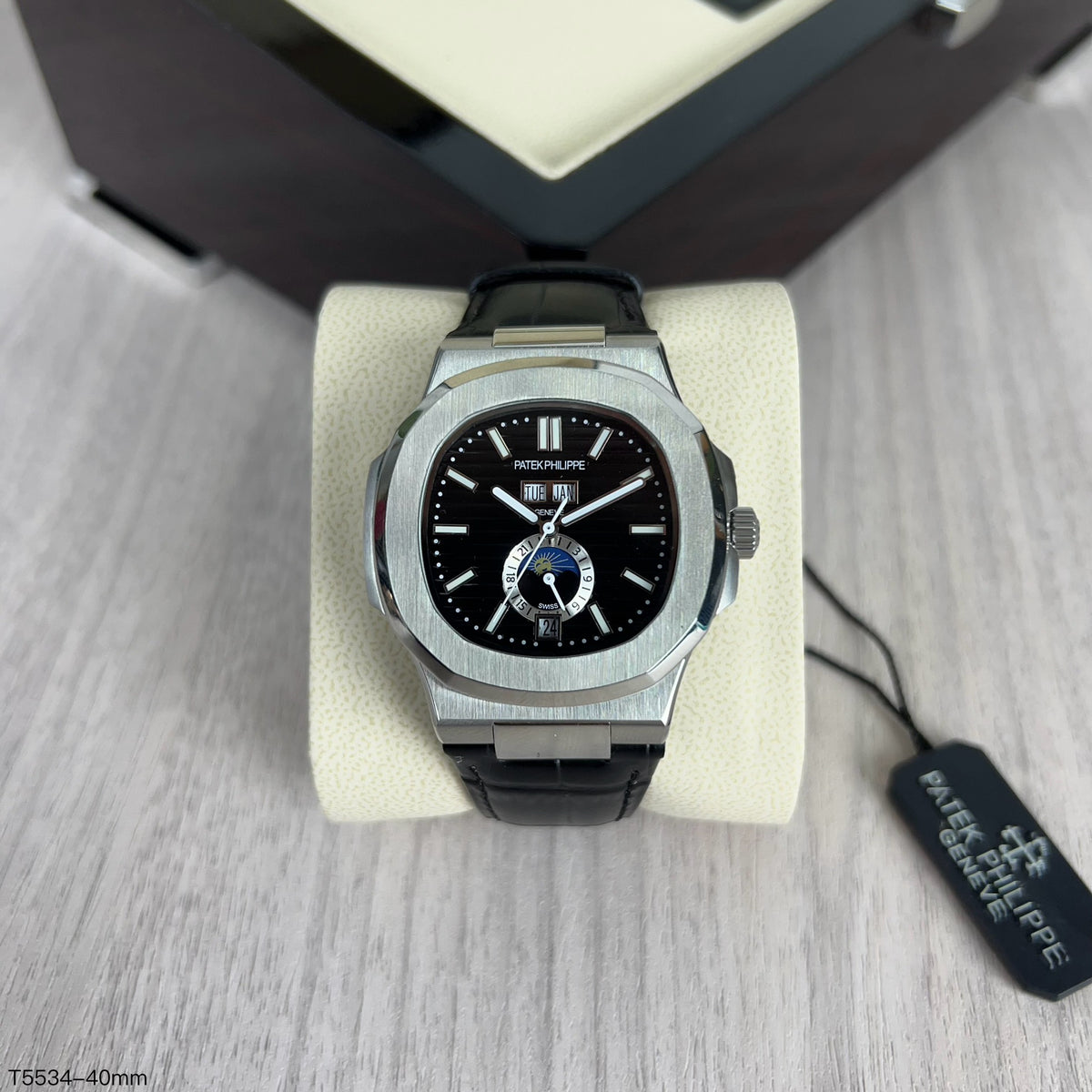 PATEK PHILIPPE NAUTILUS PRATA PRETO COURO 40MM